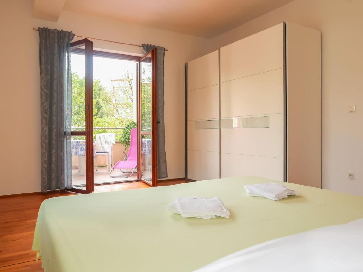 Apartment Vera - Mlk325 By Interhome Malinska Exterior foto