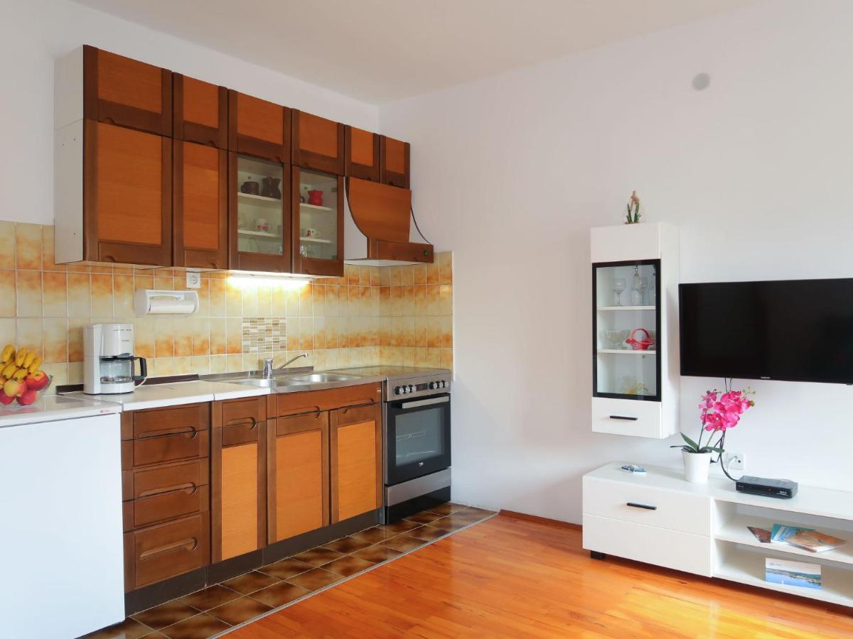 Apartment Vera - Mlk325 By Interhome Malinska Exterior foto