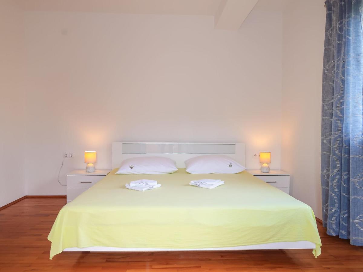 Apartment Vera - Mlk325 By Interhome Malinska Exterior foto